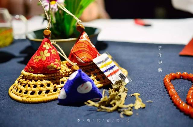 一针一线缝安康 手作香囊里的中草药智慧